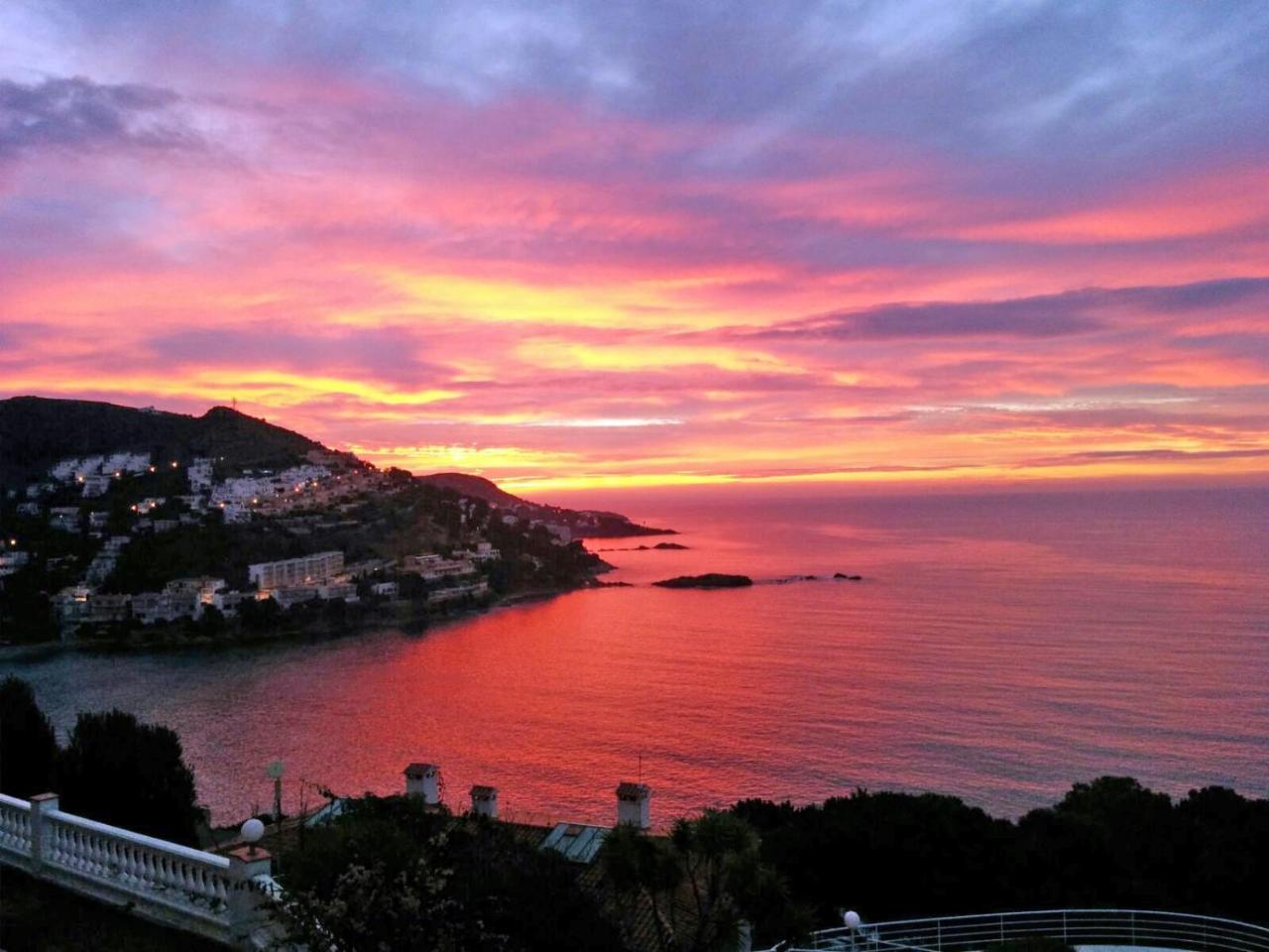Amazing Seaview Apartment With Terrace & Parking - Casa Artevida Ρόζες Εξωτερικό φωτογραφία