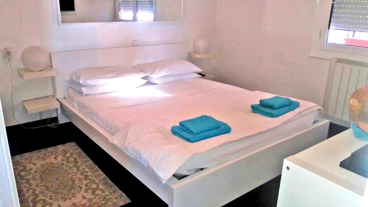 Amazing Seaview Apartment With Terrace & Parking - Casa Artevida Ρόζες Εξωτερικό φωτογραφία